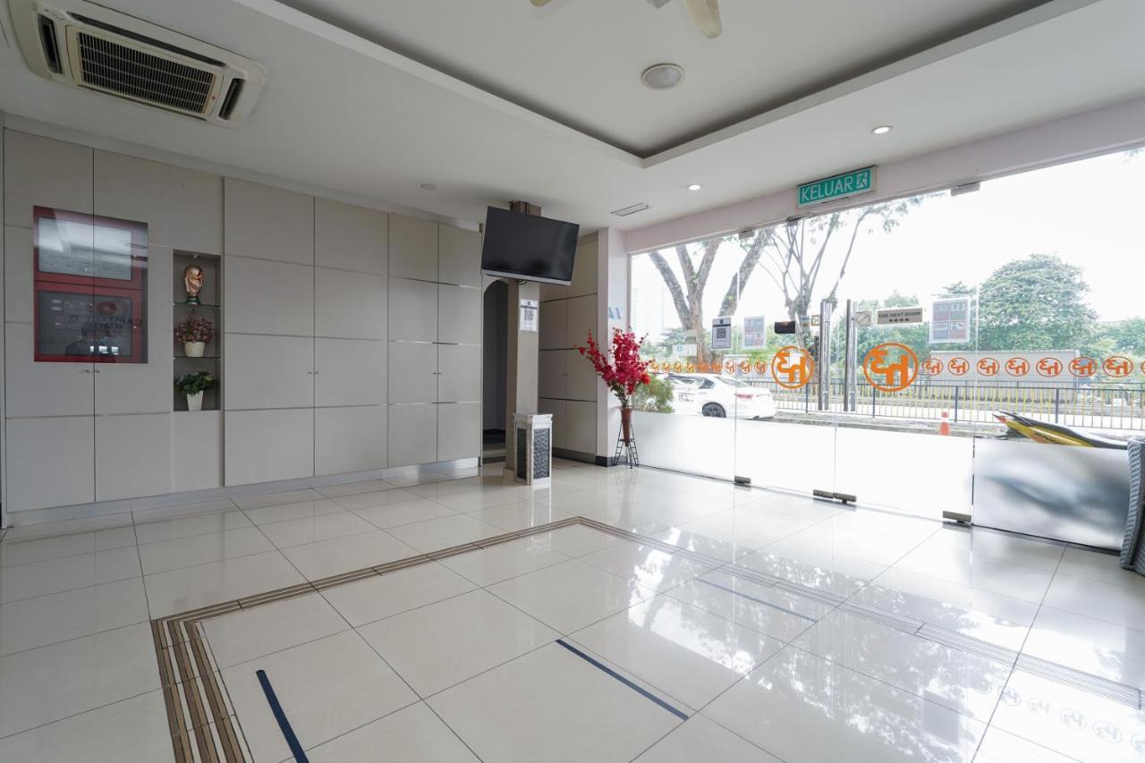 Capital O 89919 Hotel Hari Hari Kuala Lumpur Bagian luar foto